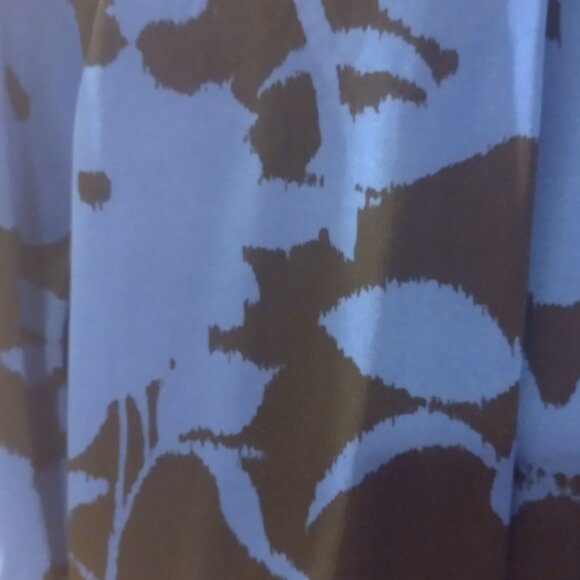 Royal Blue- Floral Knee-length Dress - Picture 5 of 9